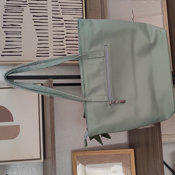 New Elegant Green Tote Bag With Embroidery Accents - Picture 5 of 8